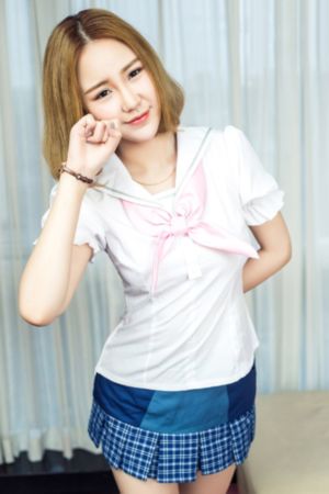 趁美女睡觉扒了衣服游戏_BD韩语手机在线观看